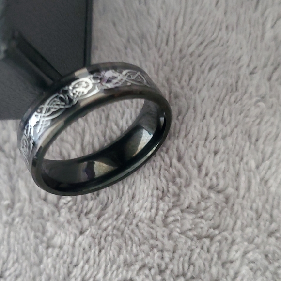 TITANIUM RING.  MEN'S - Picture 2 of 3